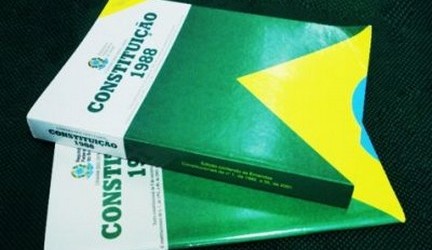 Deu na Imprensa: VERGONHA - Senador Raupp propõe mudar a Constituição: “Tem benefícios demais para o povo”